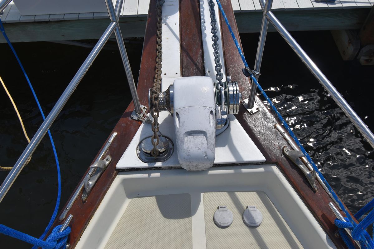 1995 Island Packet 37
