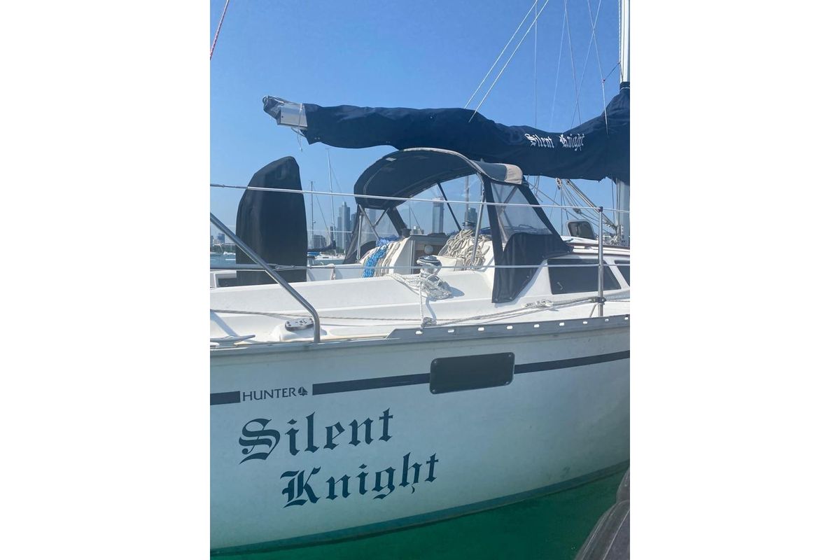 1989 Hunter 30