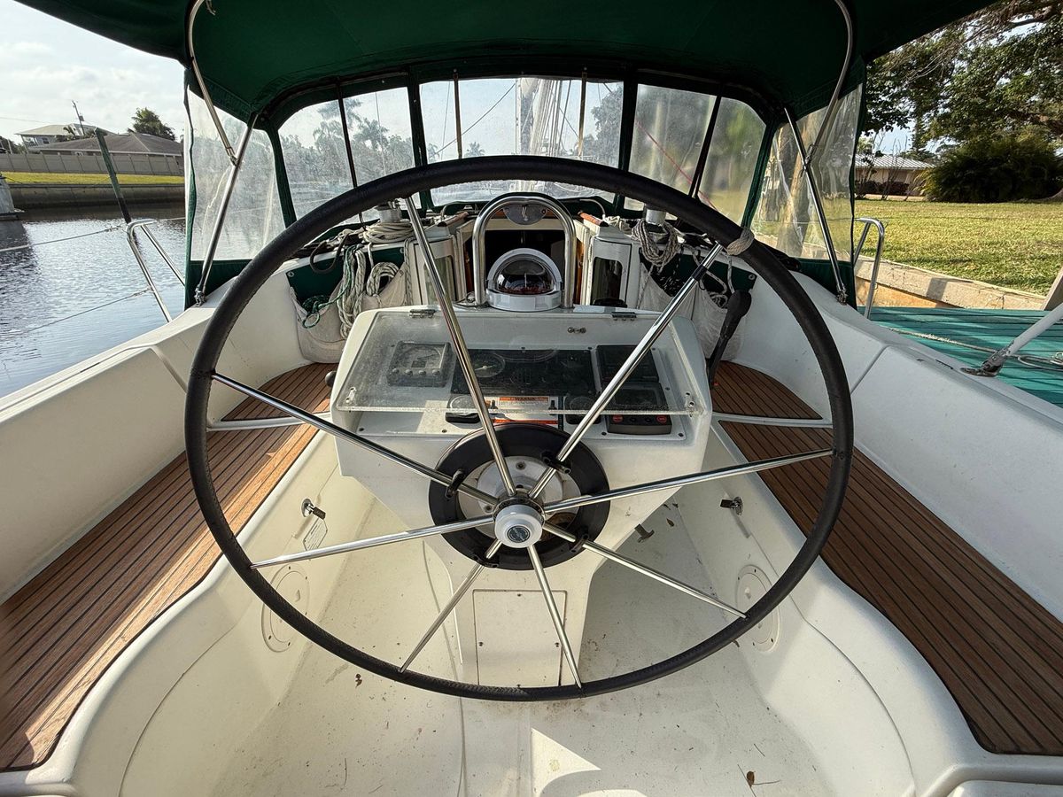 1998 Beneteau Oceanis 352