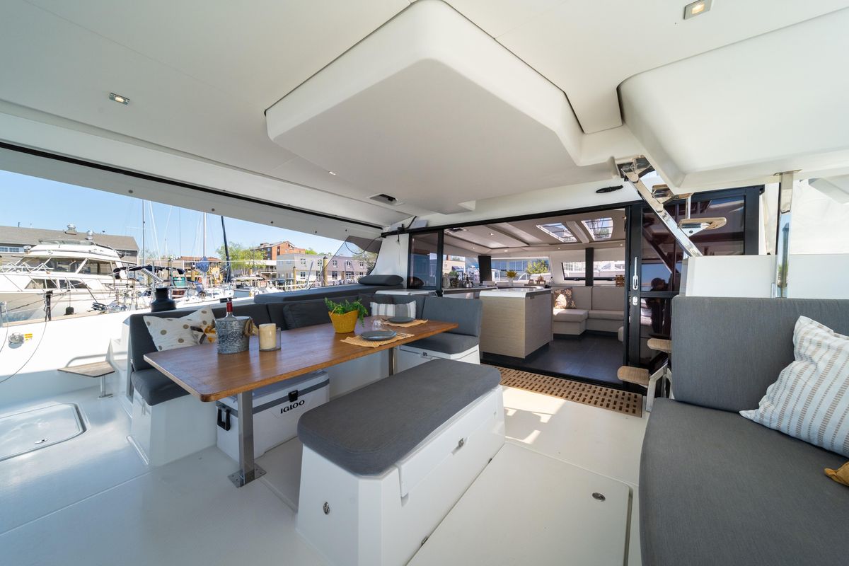 2022 Fountaine Pajot Aura 51
