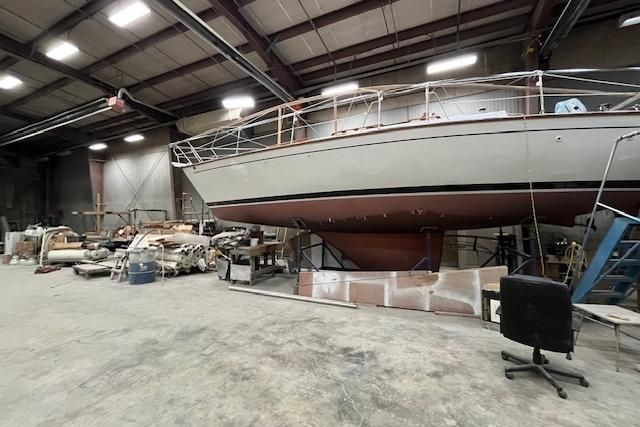 1983 Endeavour 35