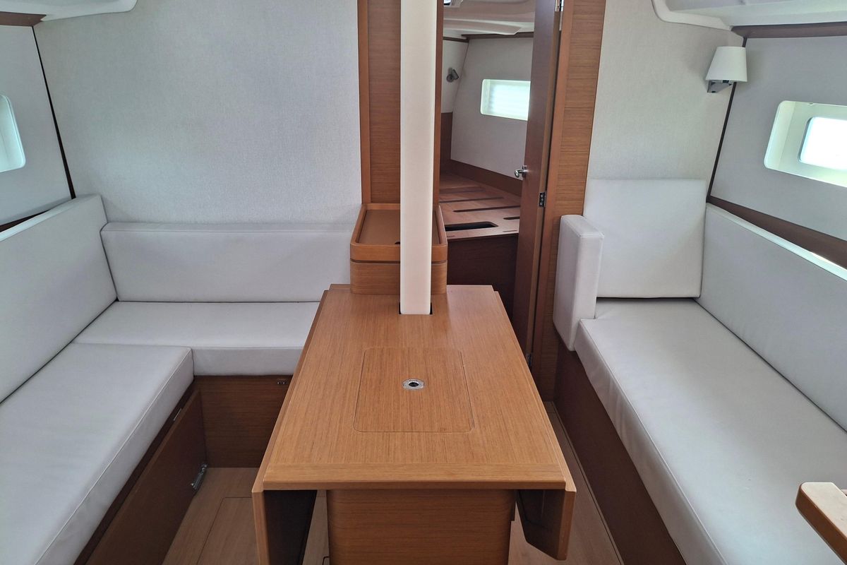 2023 Jeanneau Sun Odyssey 380
