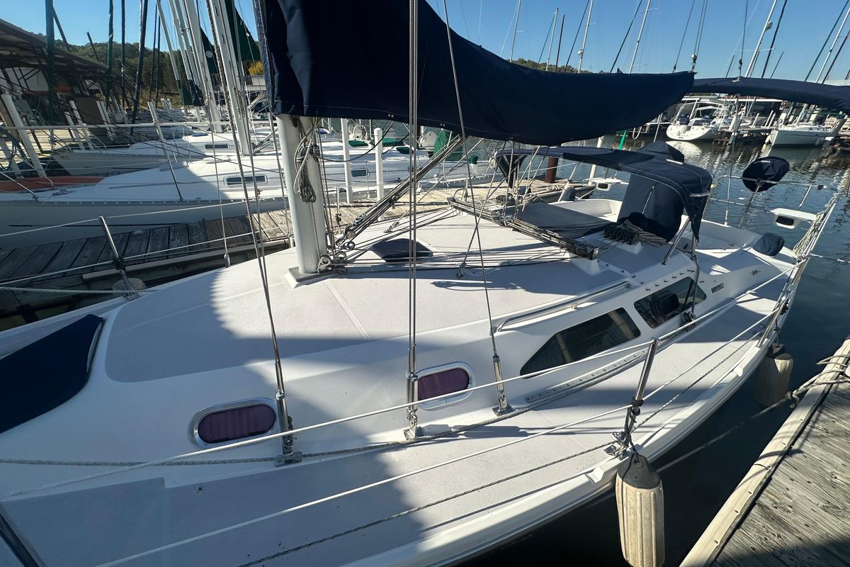 2005 Catalina 310