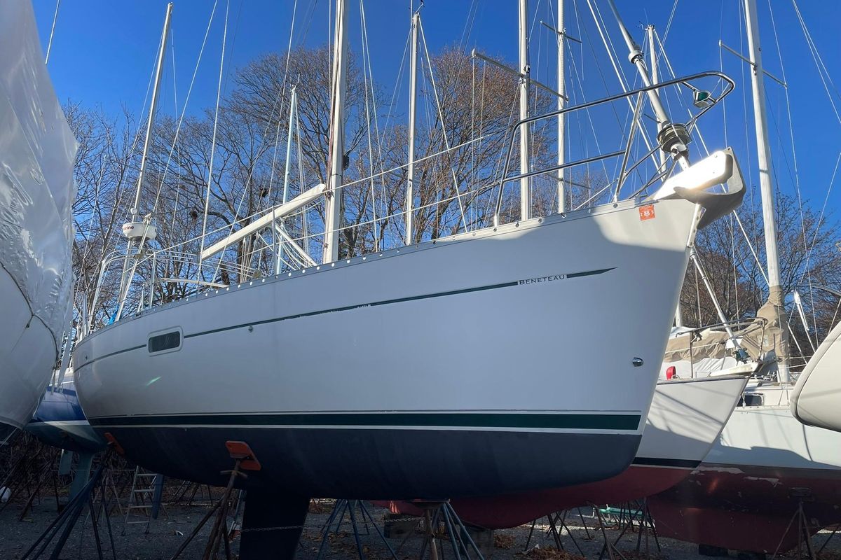 2000 Beneteau 361