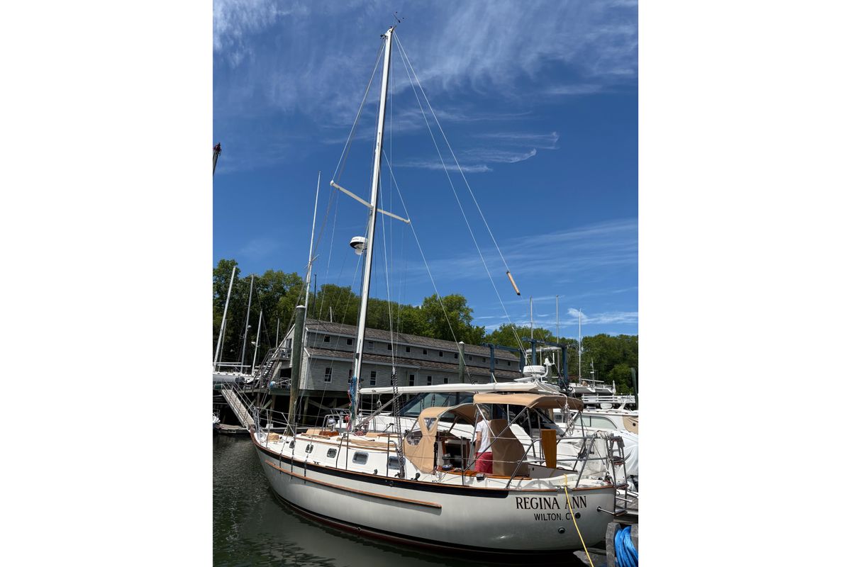 1997 Pacific Seacraft Crealock 34
