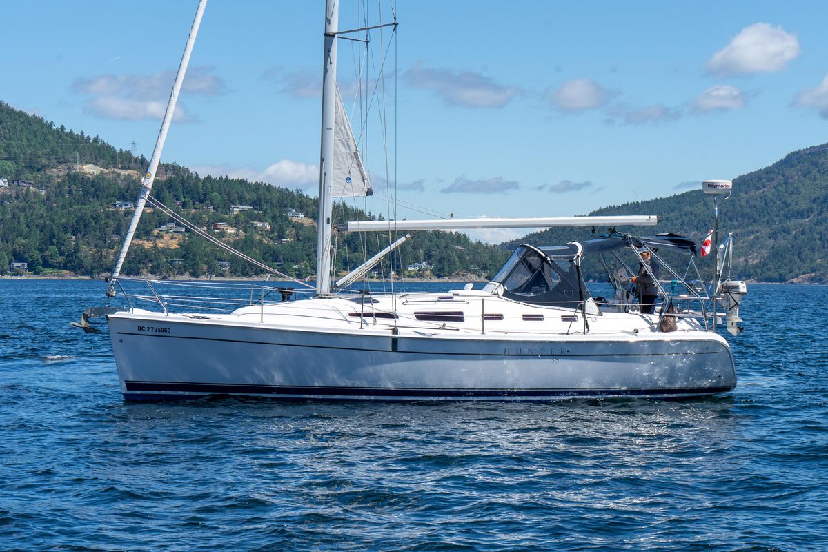 2006 Hunter 38