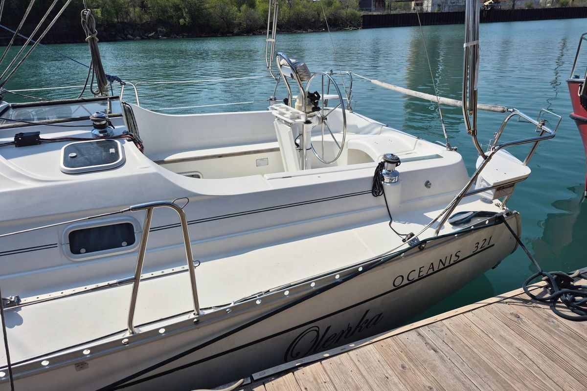 1997 Beneteau Oceanis 321 Boats