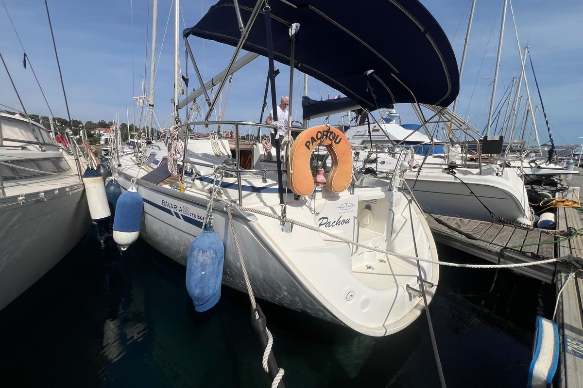 2005 Bavaria Cruiser 33