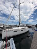 2021 Beneteau Oceanis 35.1