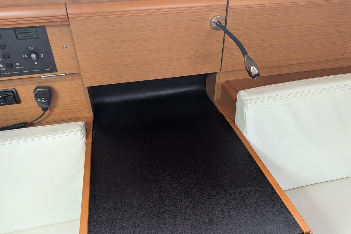 2015 Jeanneau Sun Odyssey 409