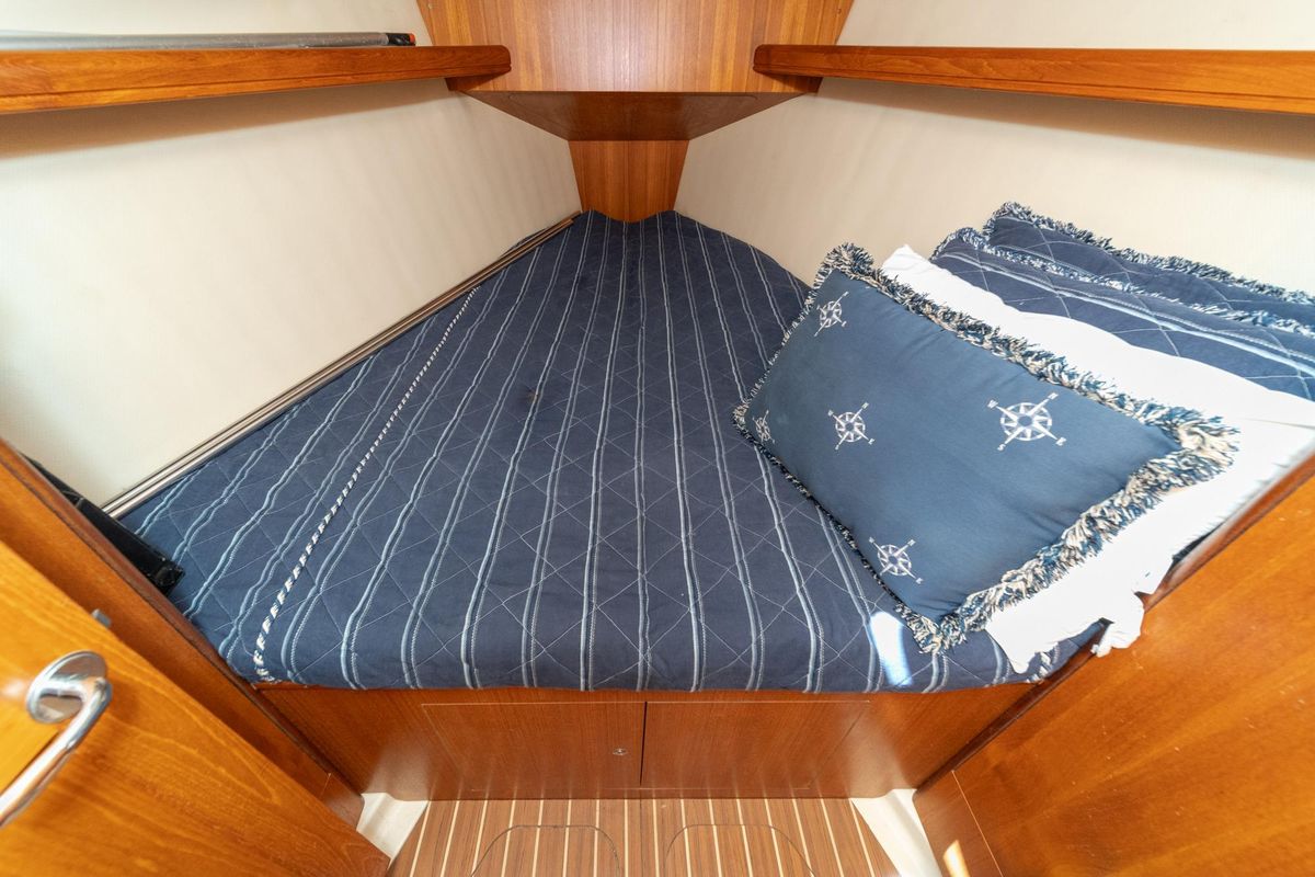 2007 Hunter 38