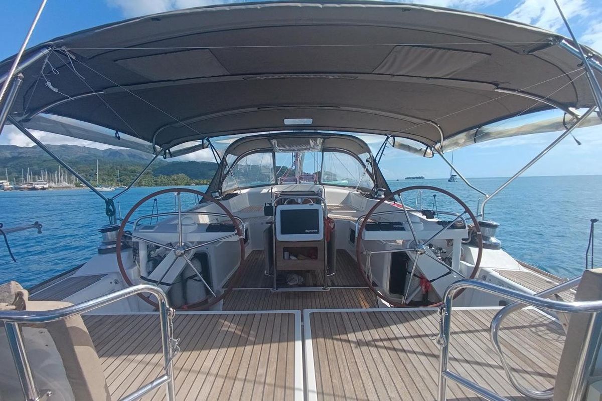 2010 Jeanneau 57