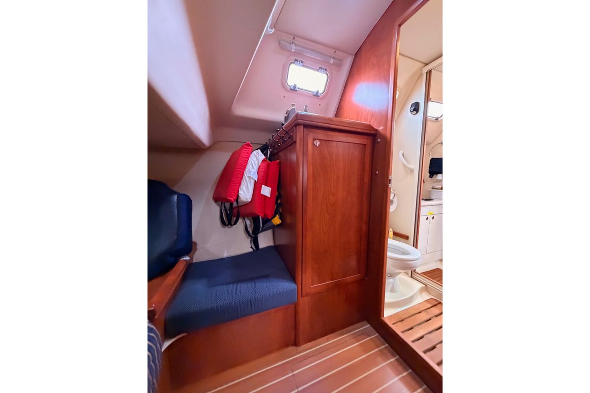 2009 Hunter 38