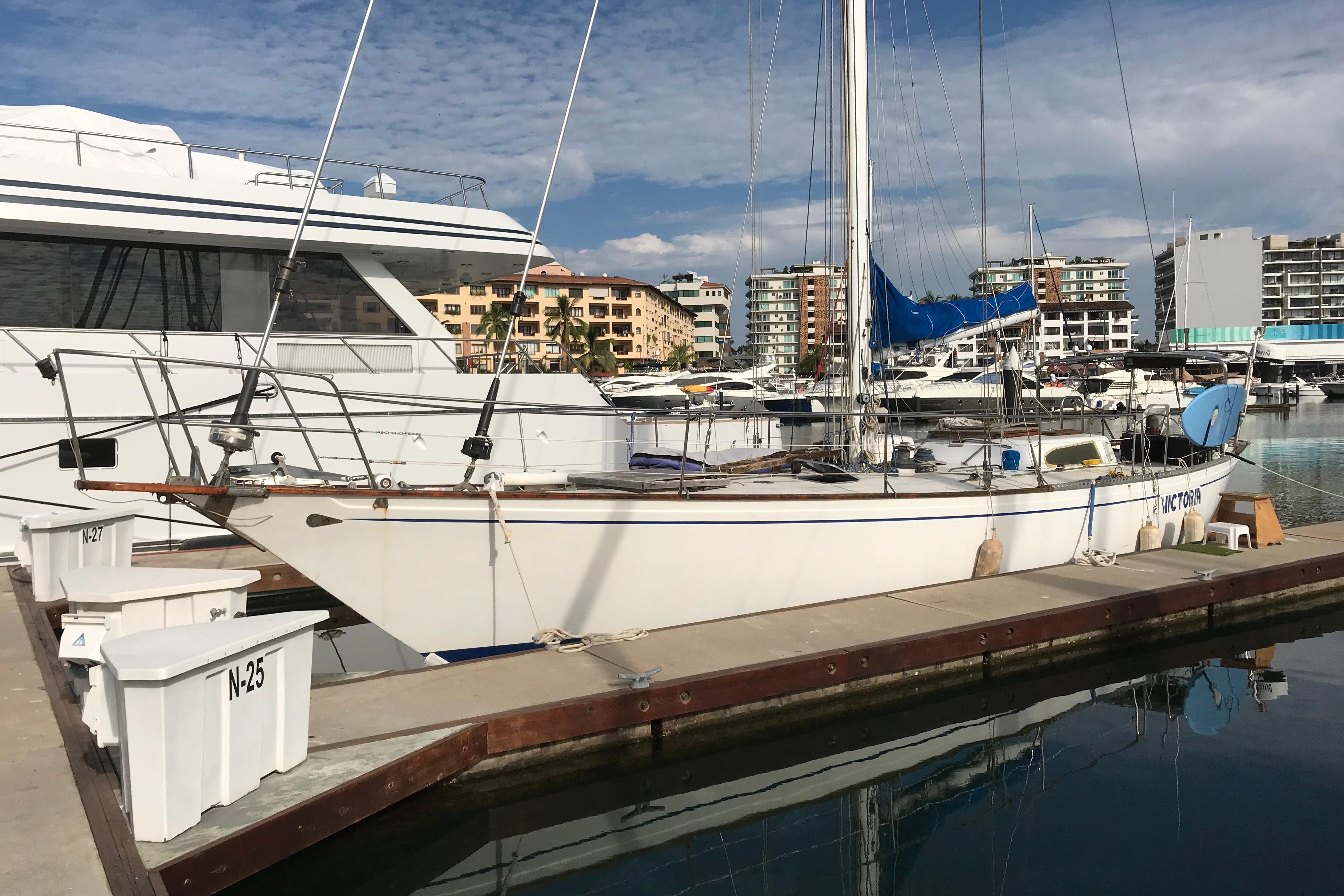 1975 Columbia 52