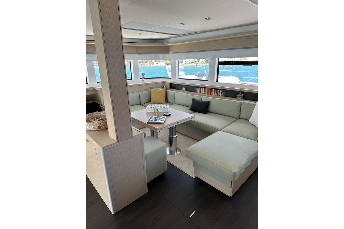 2023 Lagoon 55