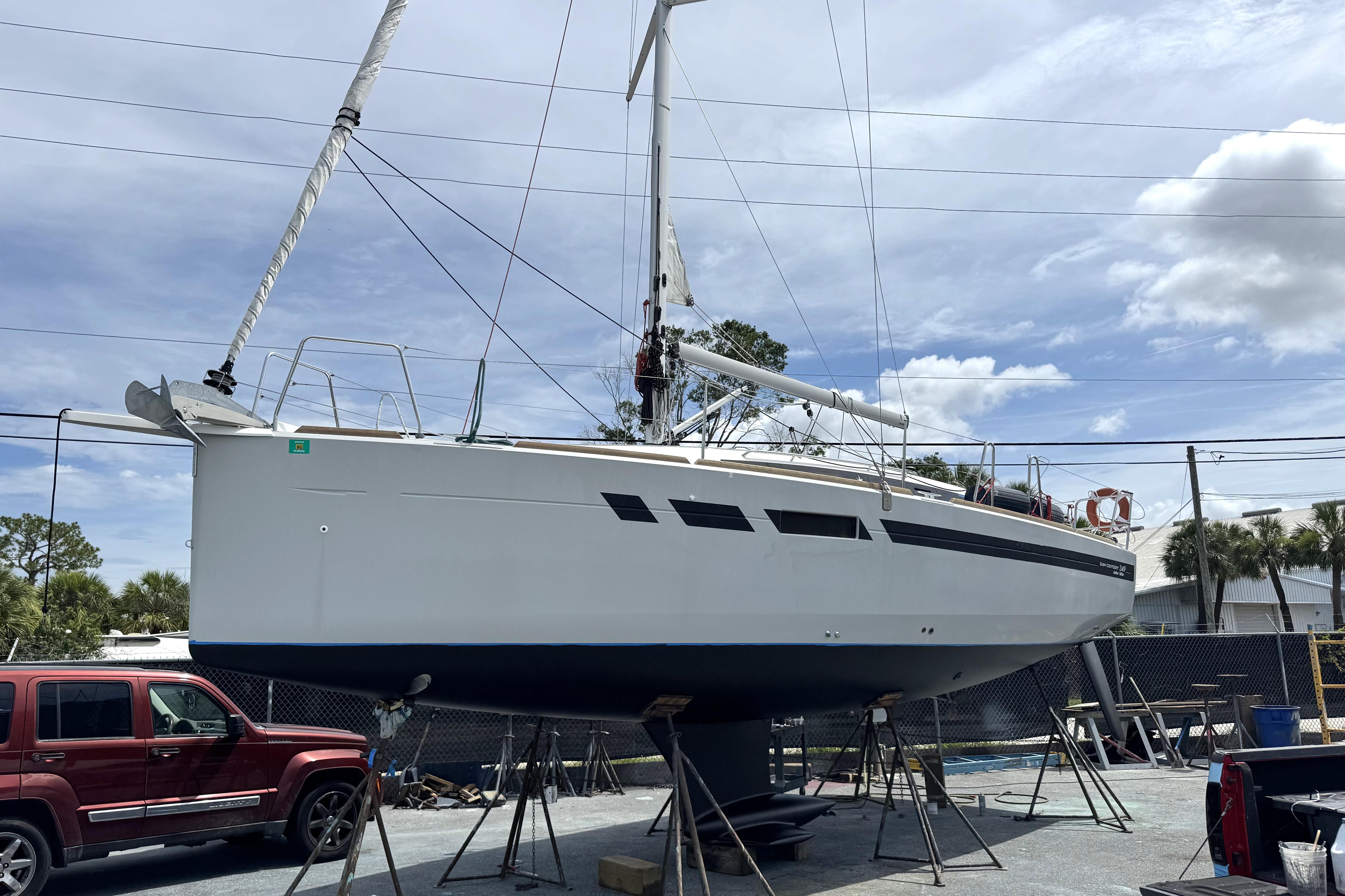 2019 Jeanneau 349 Boats