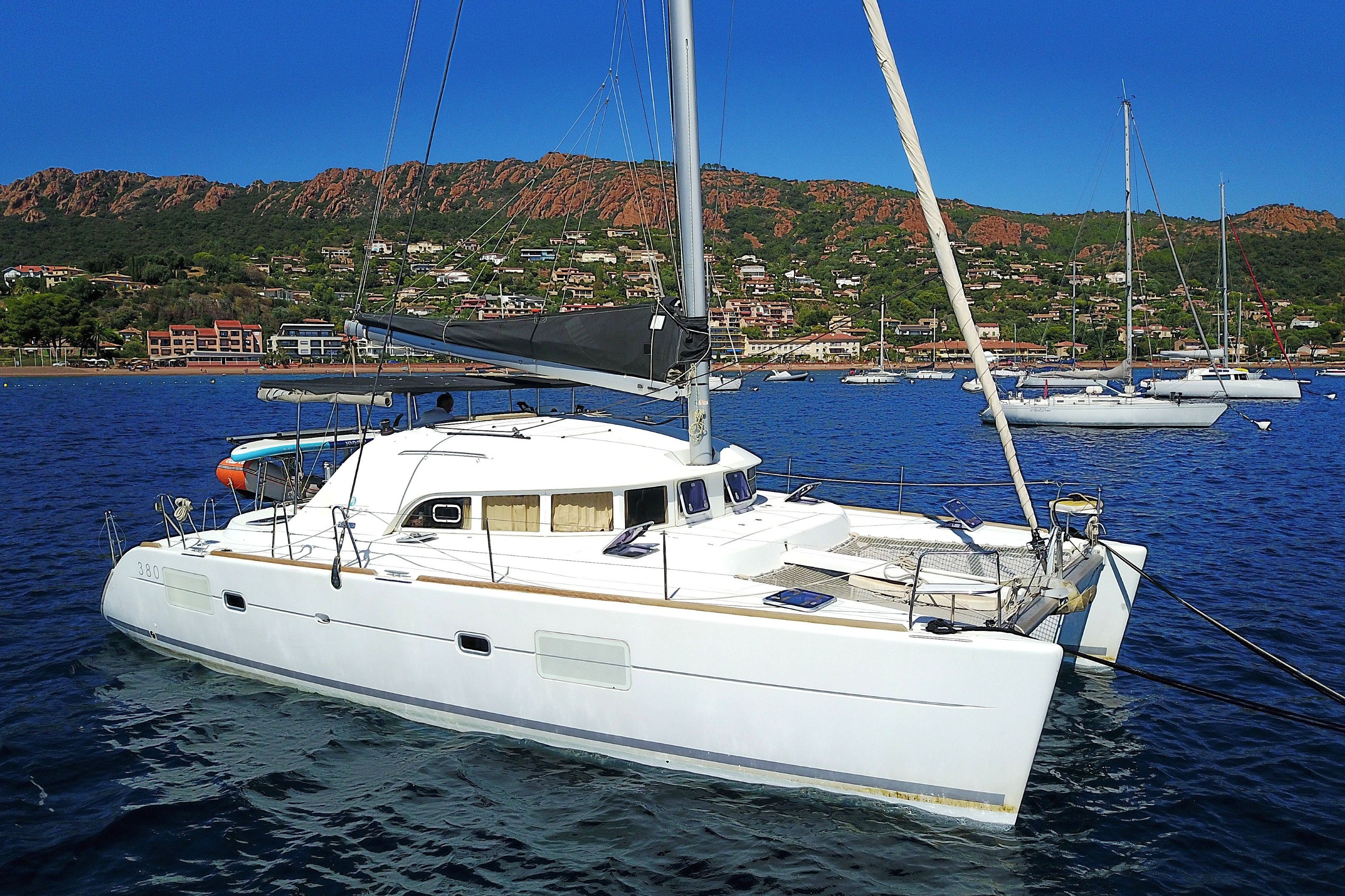 2017 Lagoon 380 S2 for sale in Hyères, Var, France