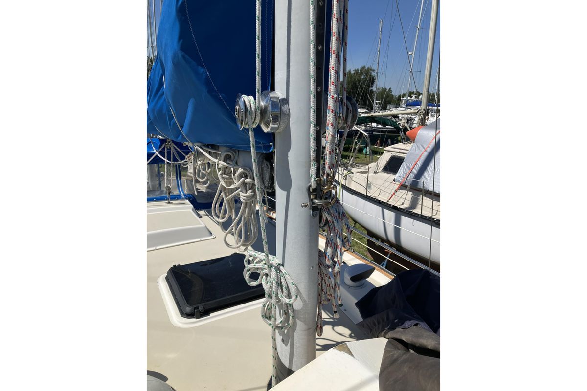 1981 Pearson 365 Ketch