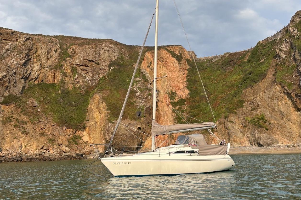 1990 British Hunter Horizon 27 - Bilge Keel for sale in Gosport, Hampshire, United Kingdom