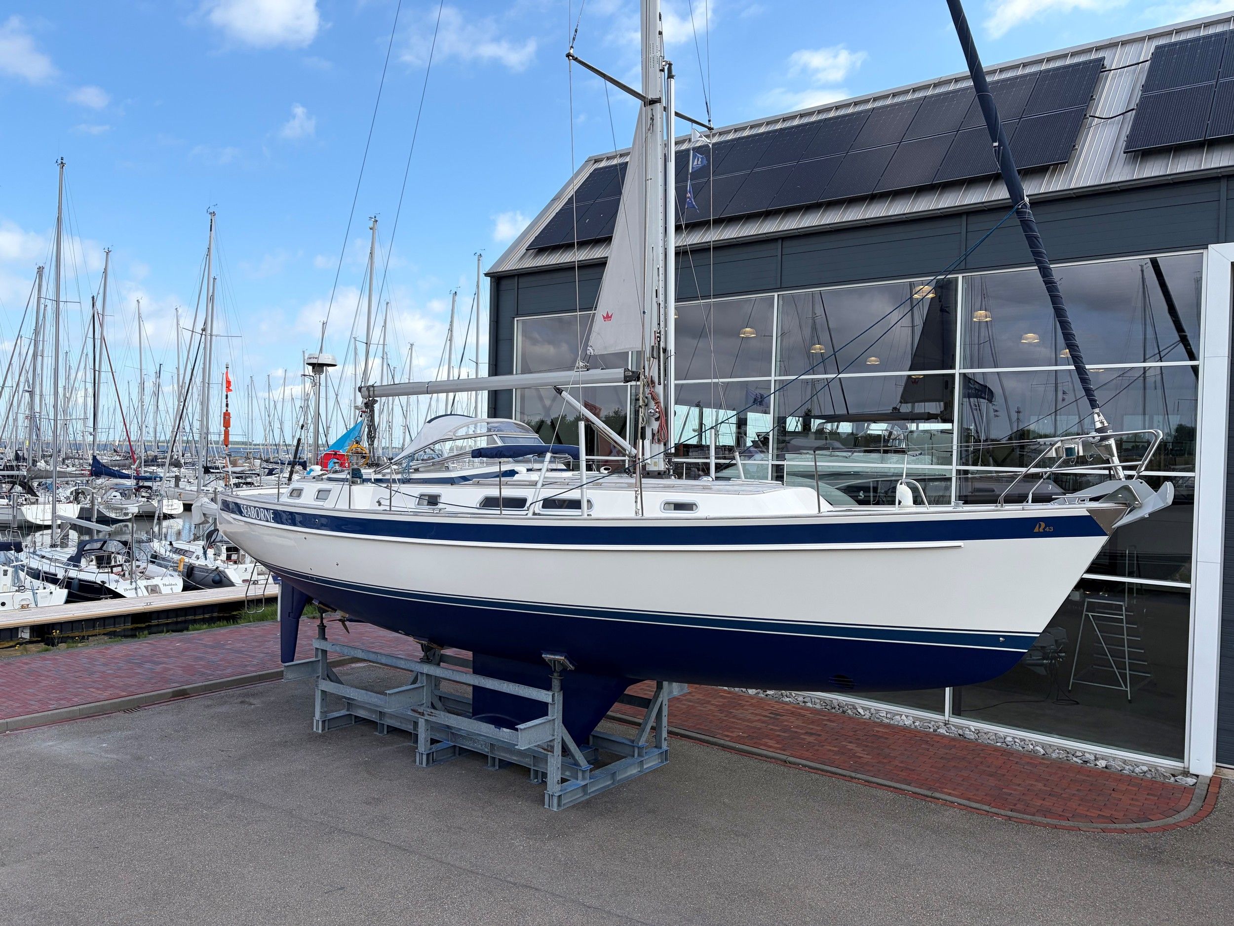 2004 Hallberg-Rassy 43