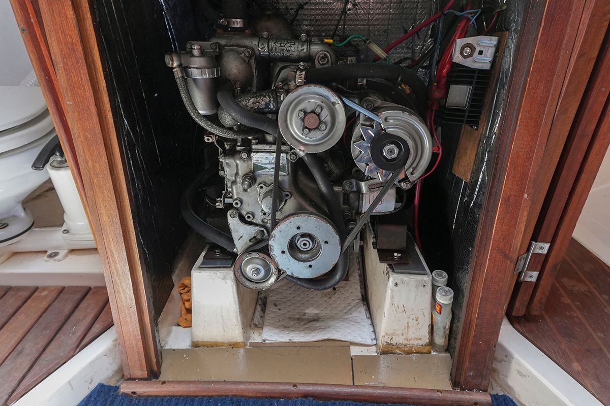 1985 Hunter 28.5