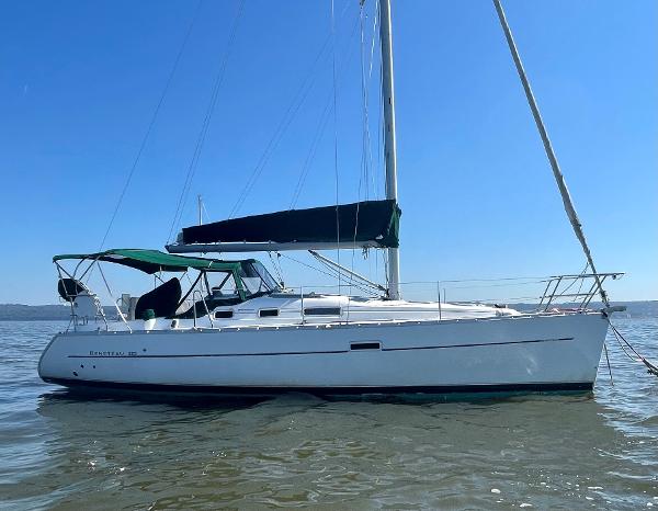 2005 Beneteau 323