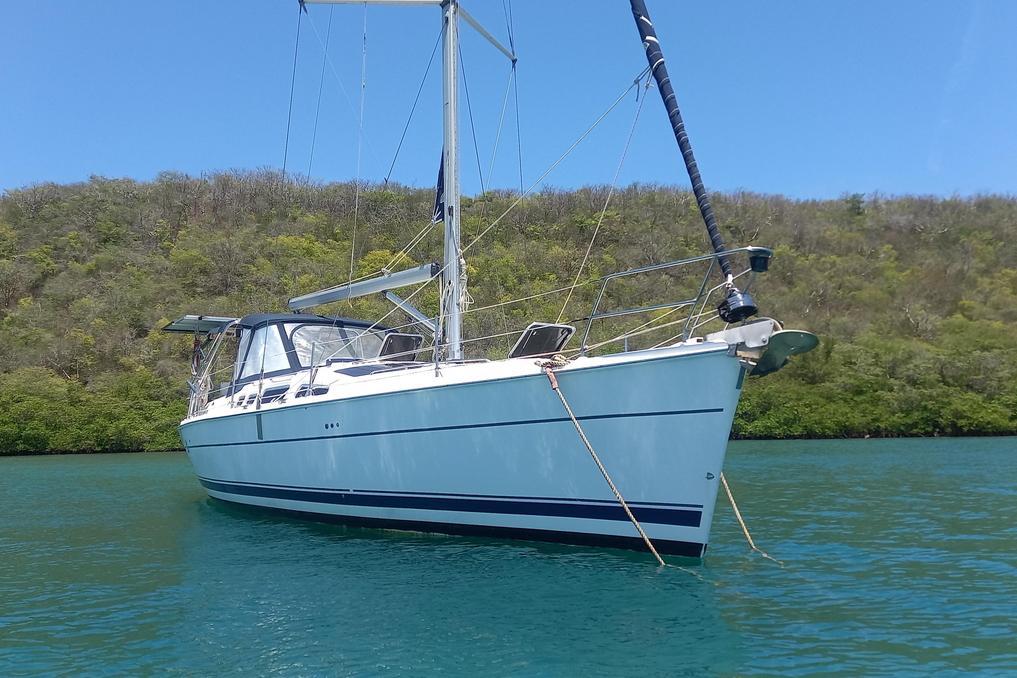 2003 Hunter 426 Deck Salon