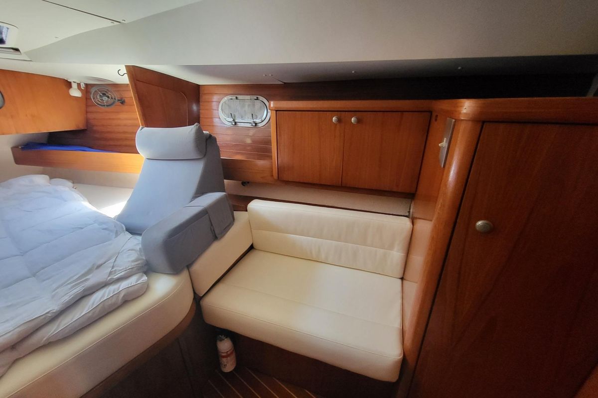 1993 Jeanneau Sun Odyssey 42.1