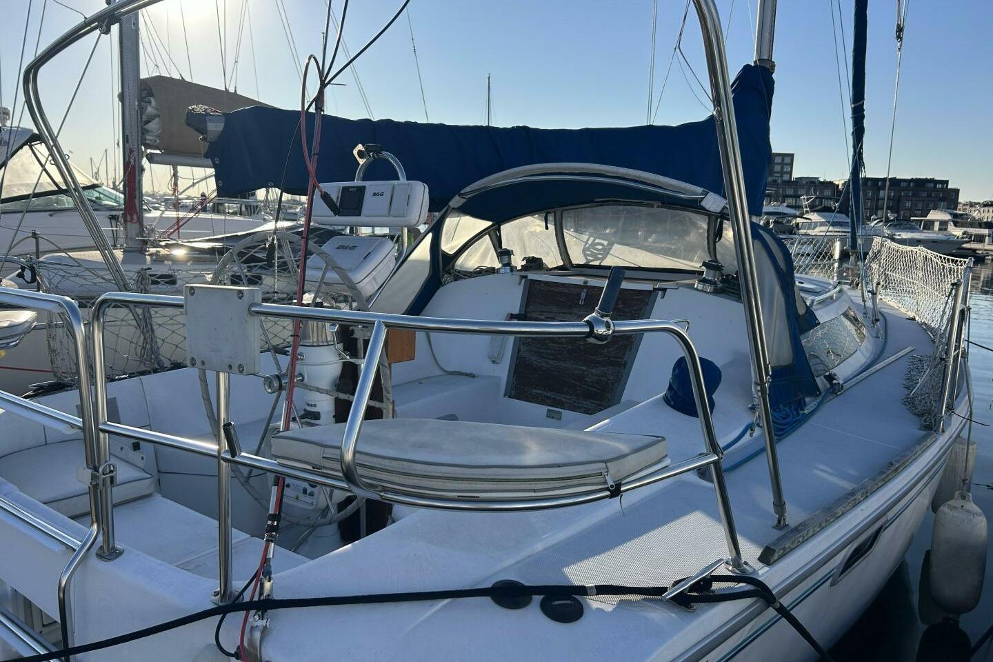 1995 Catalina 320