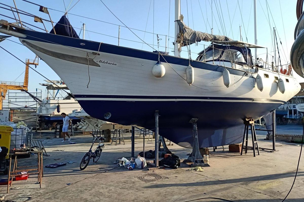 1982 Vagabond 42