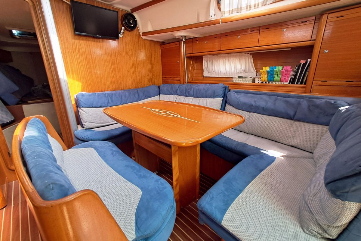 2007 Bavaria Cruiser 39