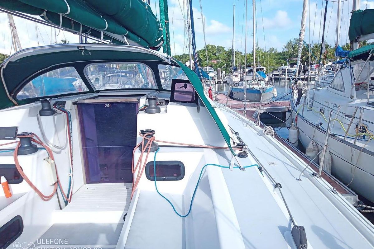 2012 RM Yachts RM 1260