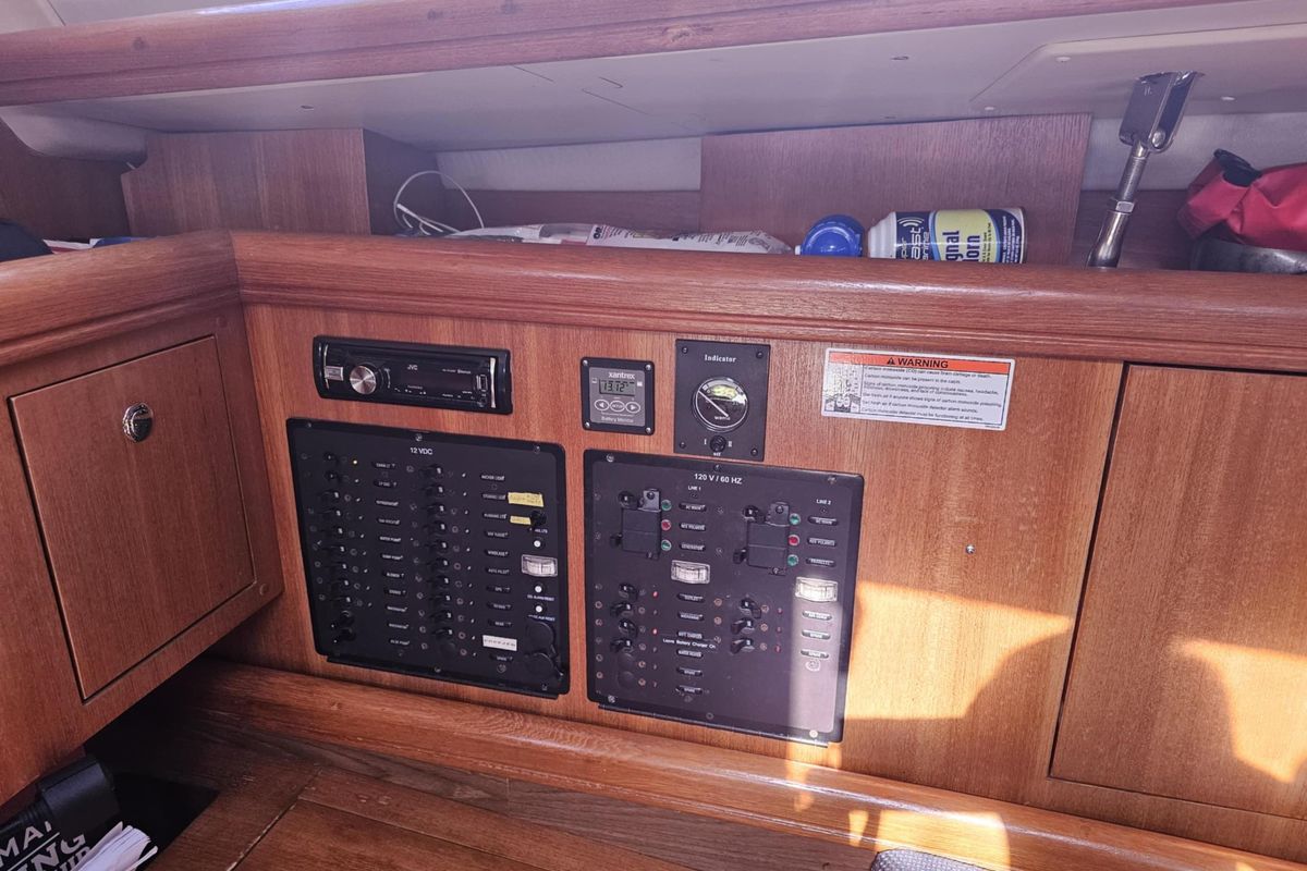 2006 Hunter 36