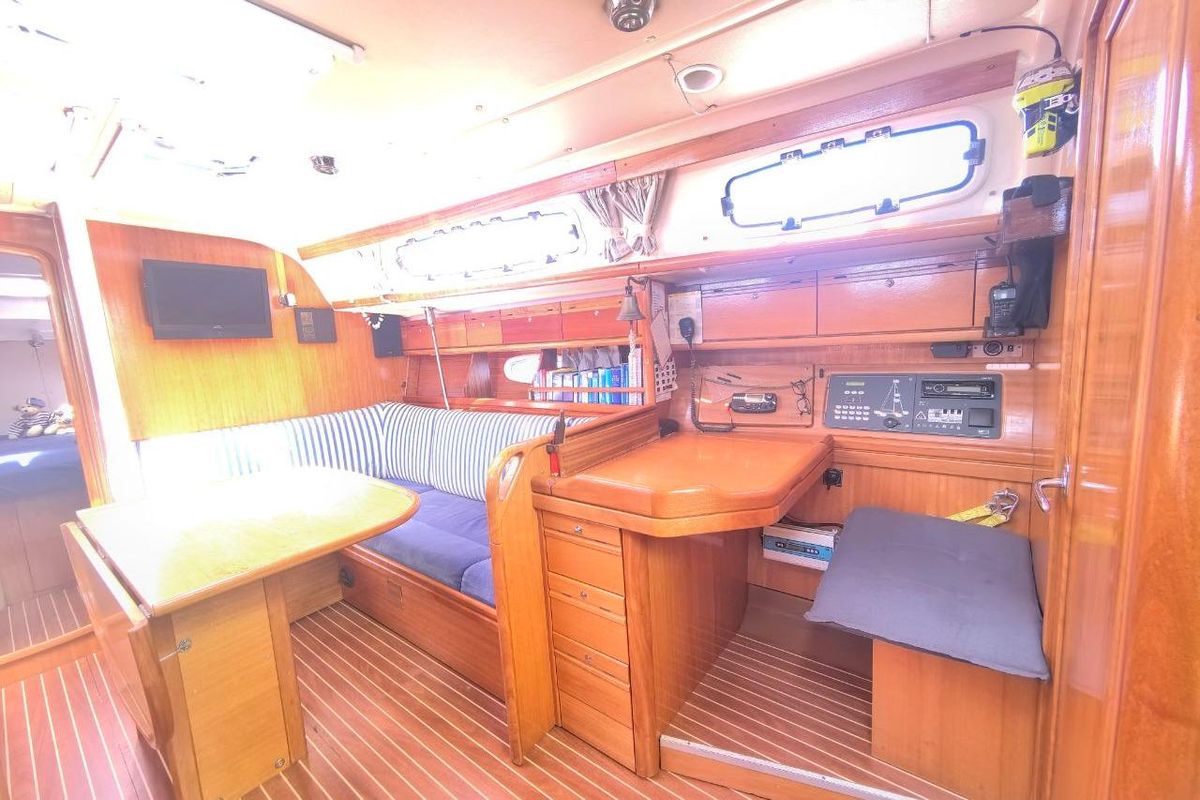 2008 Bavaria Cruiser 38