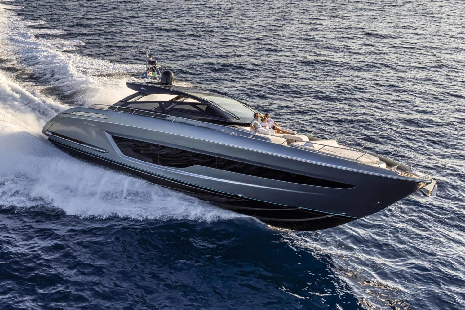 2026 220' Riva