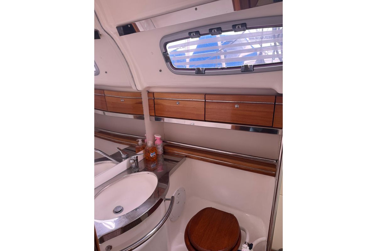 2005 Bavaria Cruiser 39