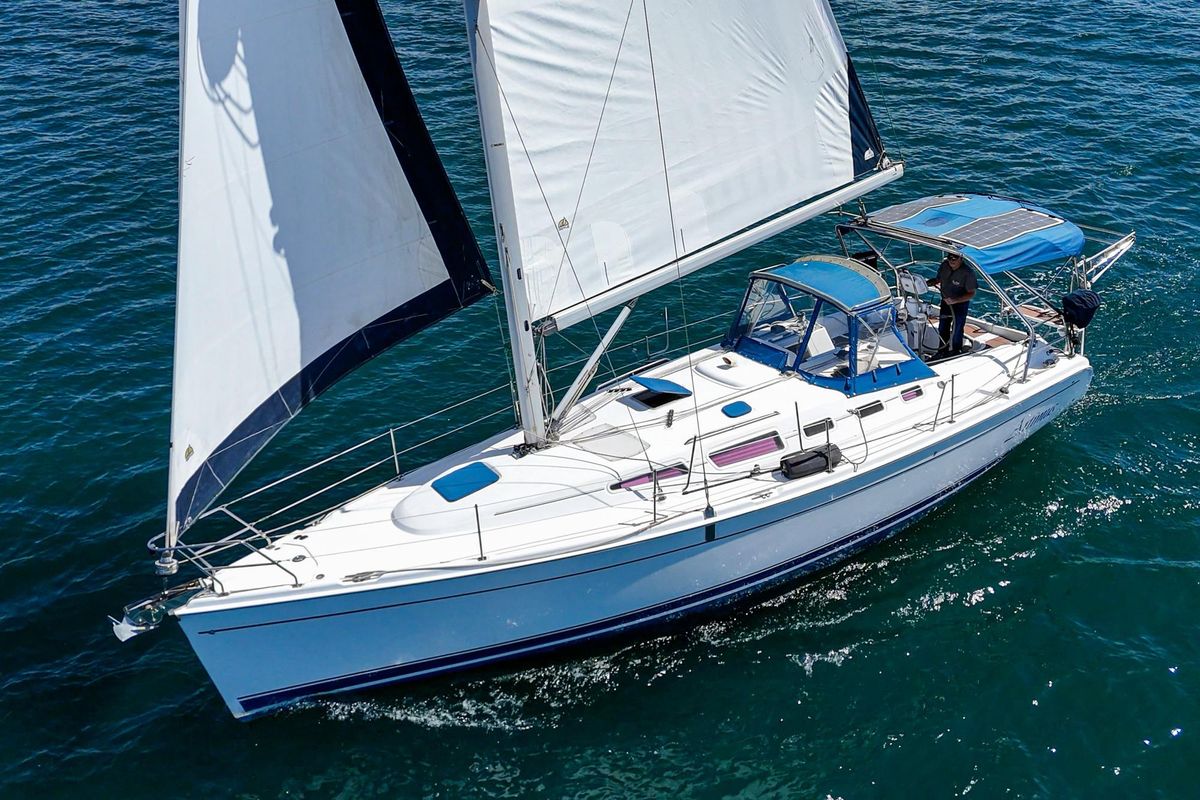 2007 Hunter 38