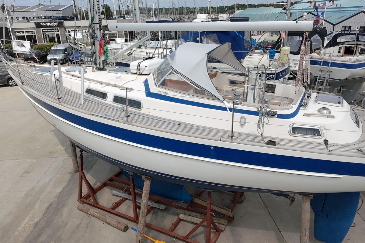 1992 Hallberg-Rassy 36