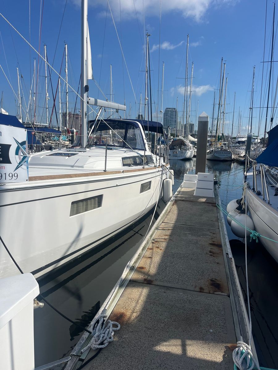 2019 Beneteau Oceanis 38.1