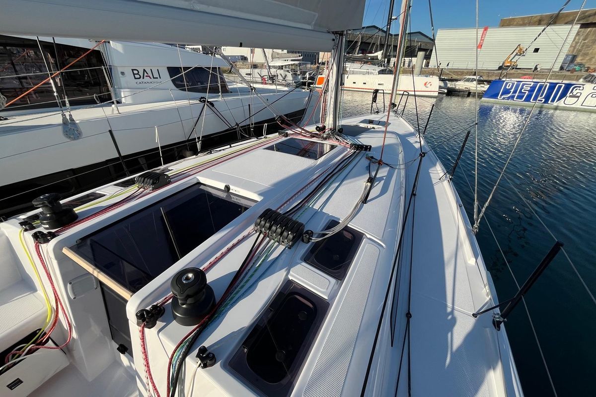 2025 Beneteau First 36