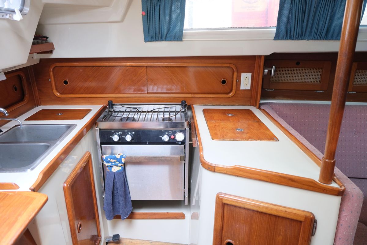 1988 Mirage Yachts 35