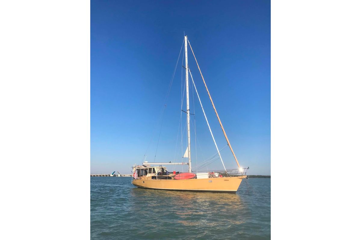 1999 Custom Angelina 59' Caroff Duflot