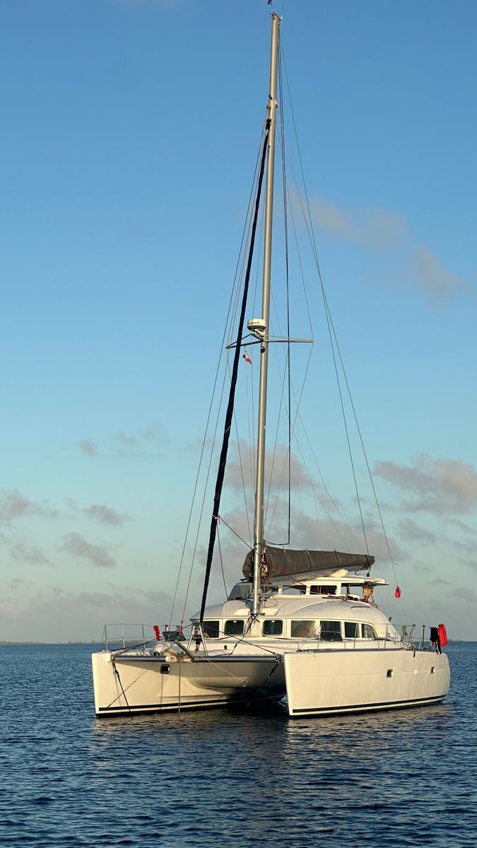 2001 CNB Lagoon 380