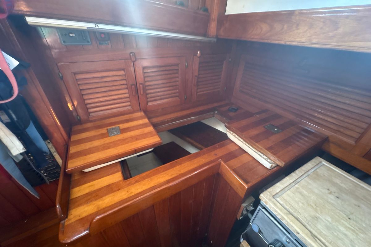 1977 Tayana 37 Ct