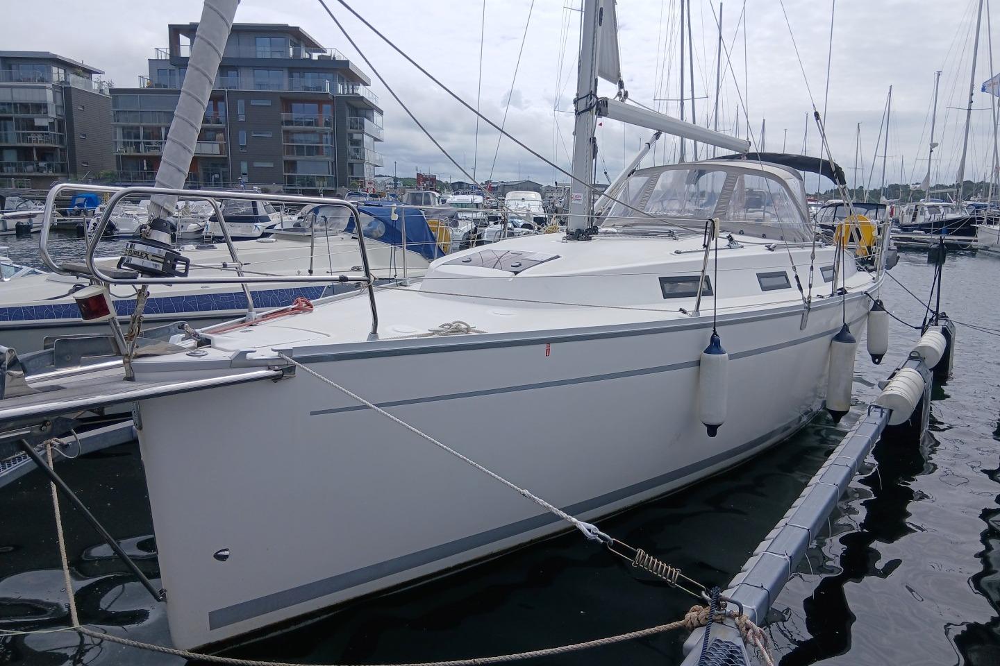 2011 Bavaria Cruiser 32 for sale in Västra Frölunda, Sweden