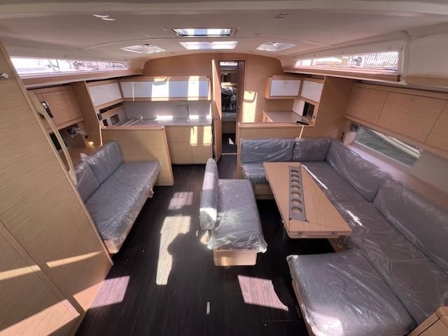 2024 Dufour 470