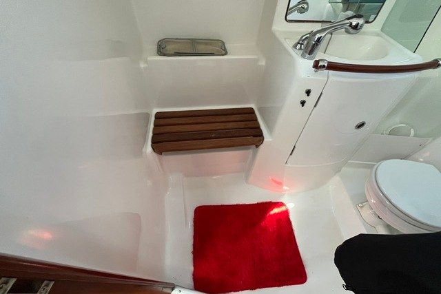 2005 Beneteau 323