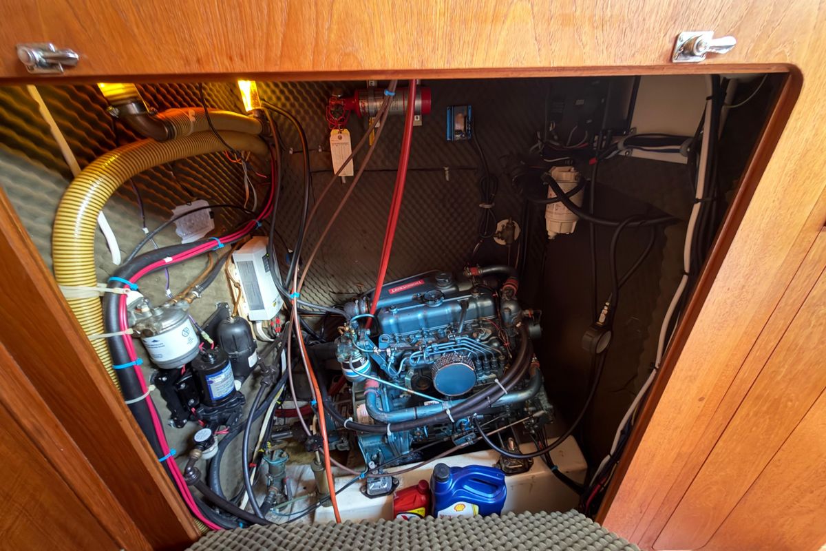 1987 Moody 376 for sale in Fort Myers, Florida 39 ft
