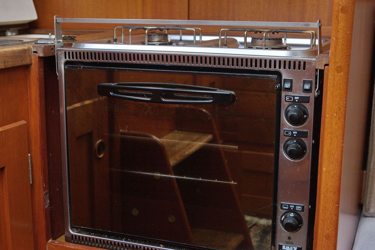 1988 Hallberg-Rassy 29