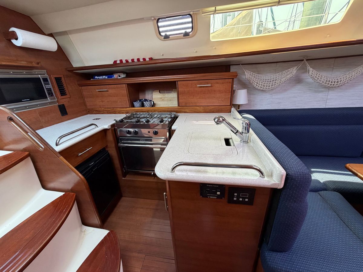 2014 Marlow-Hunter 33